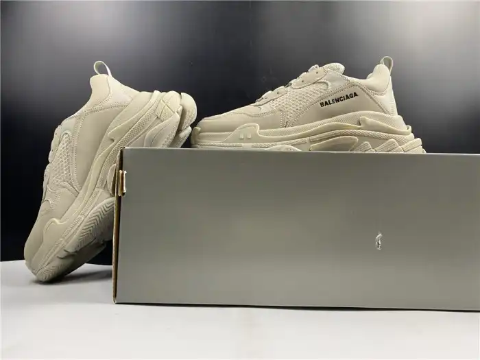 1:1 HYPE BLCG SNEAKER TRIPLE.S.GOMMA 536737 W2FW1 9700 0122