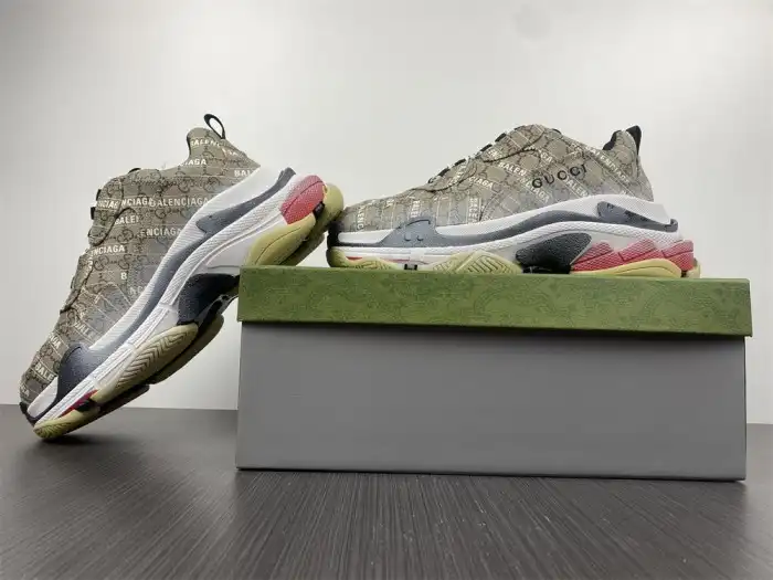 Replica HYPE GUCC*BLCG TRIPLE S SNEAKER 677192 ULZ10 9795 0129