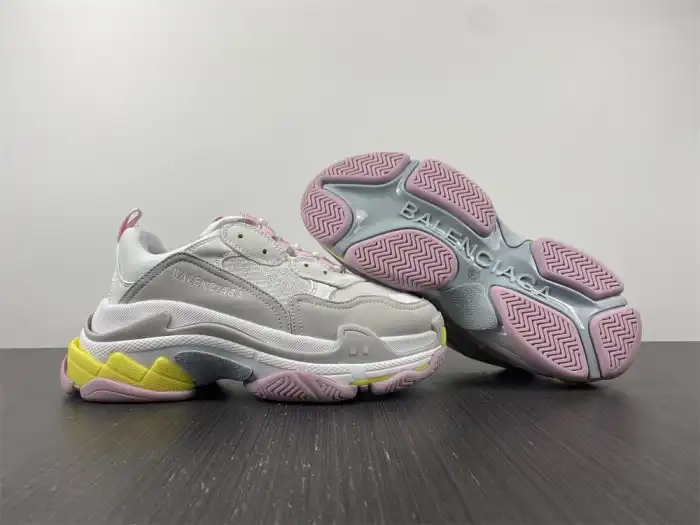 Replica HYPE BLCG TRIPLE S SNEAKER 524039 W2FW4 7541 0129