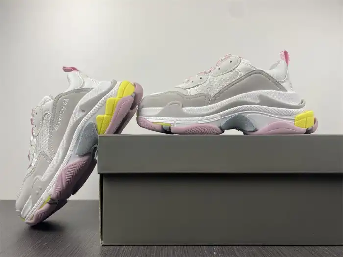 Replica HYPE BLCG TRIPLE S SNEAKER 524039 W2FW4 7541 0129