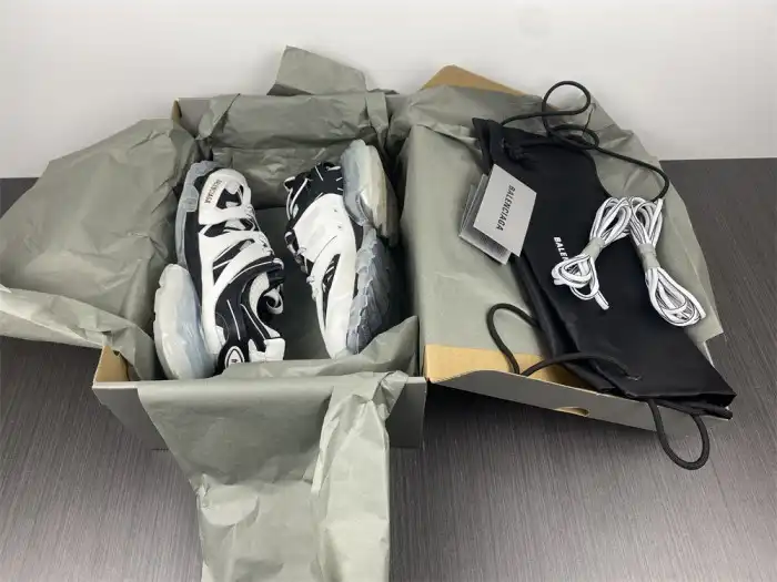 Cheap reps HYPE BLCG TRACK SNEAKER 647741 W3BZ2 9010 0129