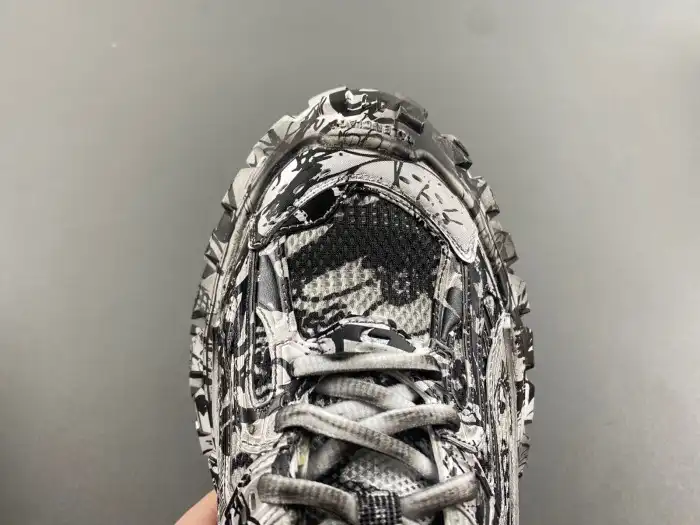 Best reps HYPE BLCG DEFENDER SNEAKER 685613 W2RG1 9010 0128