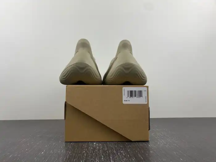 Replica HYPE Adidas Yeezy Foam RNR Stone Salt GV6840 0127