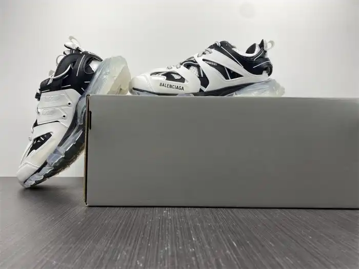 Cheap reps HYPE BLCG TRACK SNEAKER 647741 W3BZ2 9010 0129