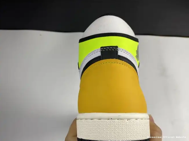 Reps HYPE HIGH 1 'VOLT 555088-118 RETRO AIR GOLD' JORDAN OG 0208