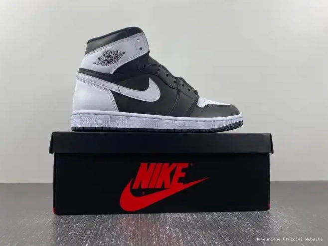 Replica HYPE DZ5485-010 Reverse 1 High Panda Jordan OG Air 0211