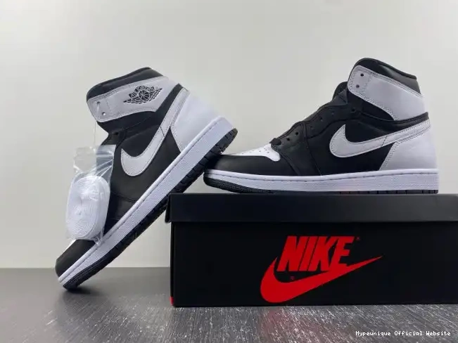 Replica HYPE DZ5485-010 Reverse 1 High Panda Jordan OG Air 0211