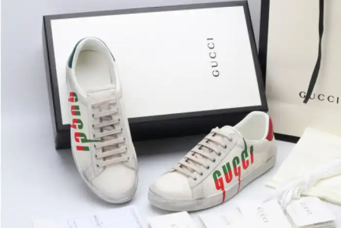 Replica HYPE GUCC ACE EMBROIDERED LOW-TOP SNEAKER 576137 A38V0 9090 0205