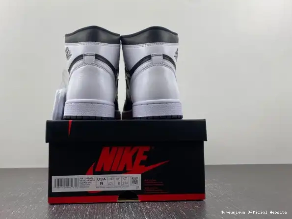 Replica HYPE DZ5485-010 Reverse 1 High Panda Jordan OG Air 0211