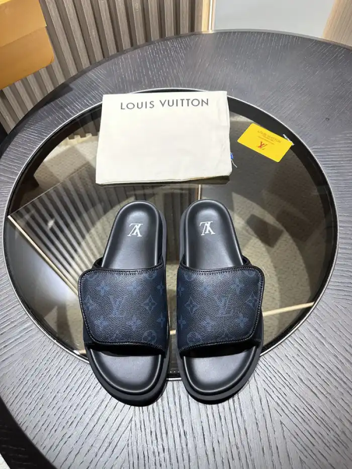 Rep HYPE LV Miami Mule 24052703 0203