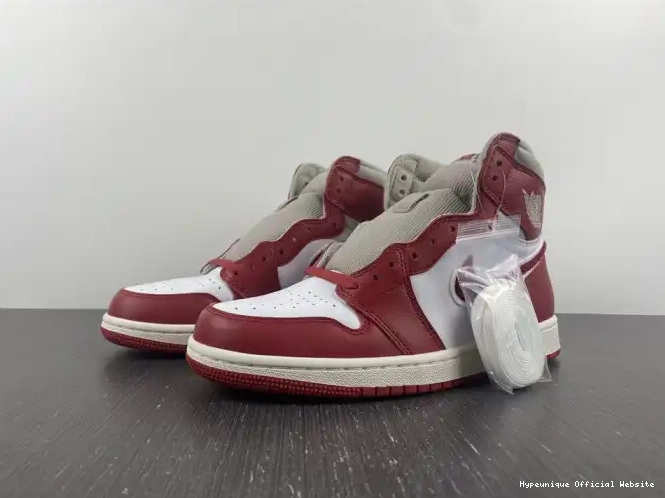 Replica HYPE (W) DJ4891-061 Jordan Chenille Newstalgia 1 High OG 0212