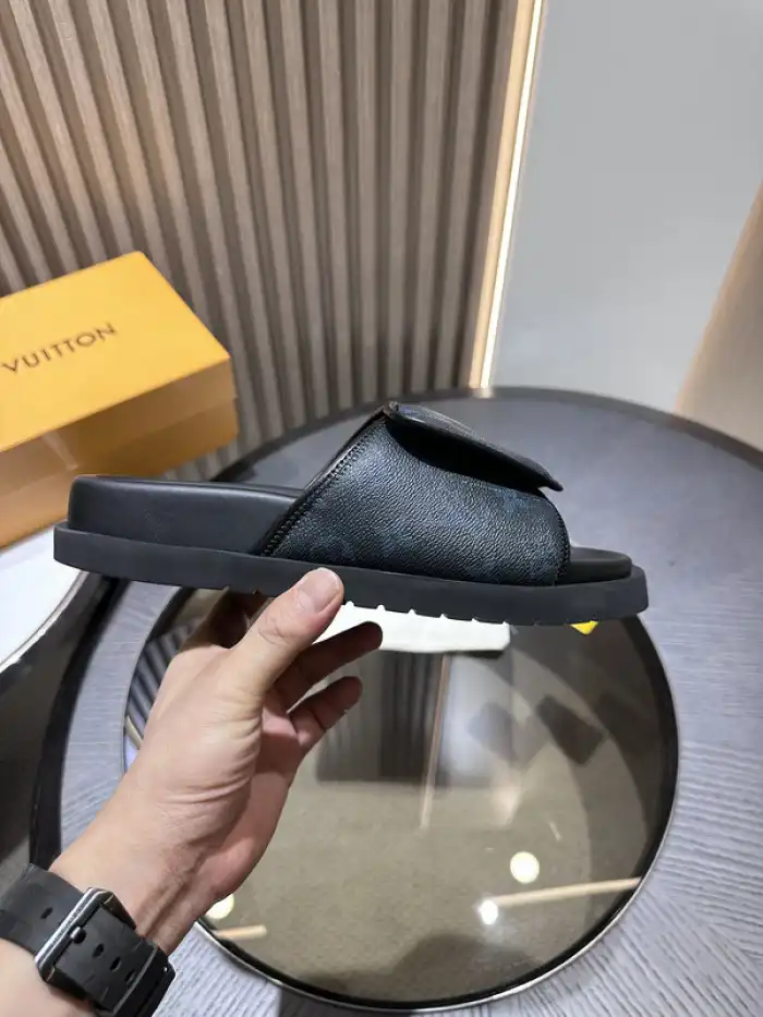 Rep HYPE LV Miami Mule 24052703 0203