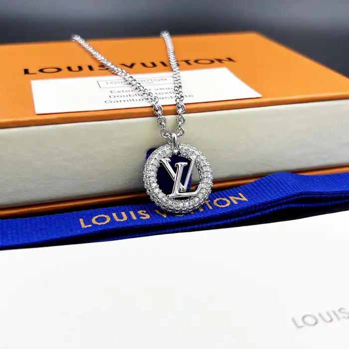 1:1 HYPE LV NECLACE 0201