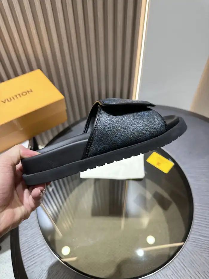 Rep HYPE LV Miami Mule 24052703 0203