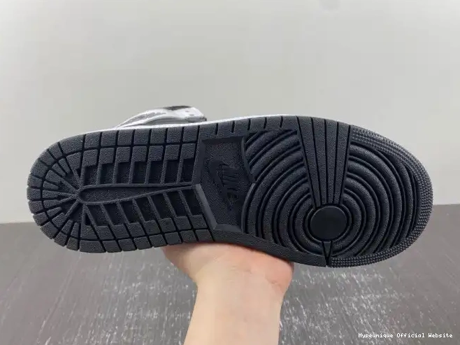 HYPE 1 High Reverse Jordan Air Panda OG DZ5485-010 0316
