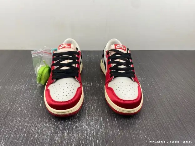 HYPE Home x OG Air Jordan 1 Room Low FN0432-017 Trophy 0317