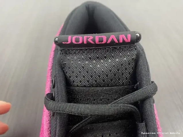 HYPE DH4121-600 (W) Retro Shocking Low Jordan Pink 14 0316
