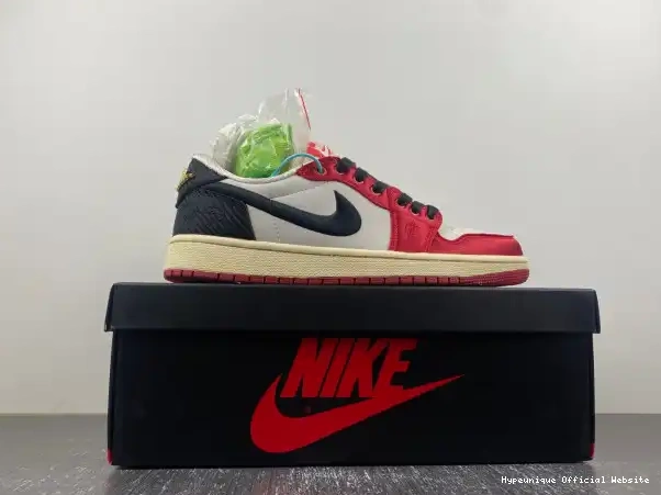 HYPE Home x OG Air Jordan 1 Room Low FN0432-017 Trophy 0317
