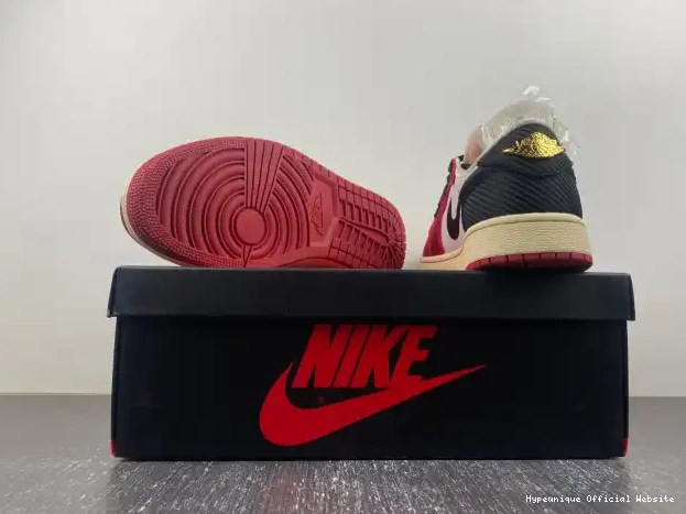 HYPE Home x OG Air Jordan 1 Room Low FN0432-017 Trophy 0317