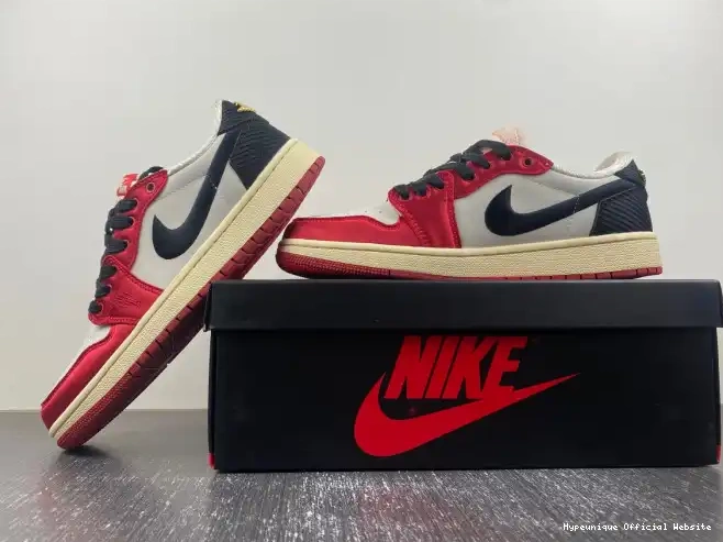 HYPE Home x OG Air Jordan 1 Room Low FN0432-017 Trophy 0317