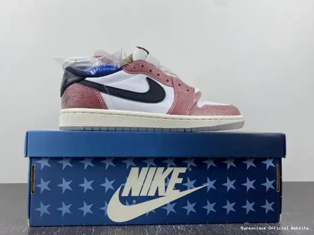 HYPE 'RED FN0432-017 1 JORDAN BLACK' TROPHY LOW AIR ROOM X OG 0316
