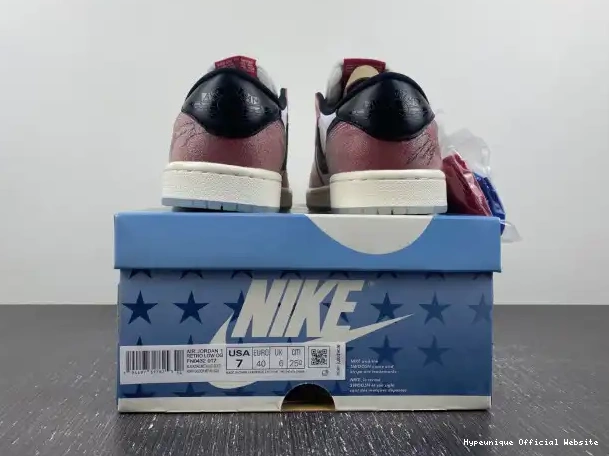 HYPE 'RED FN0432-017 1 JORDAN BLACK' TROPHY LOW AIR ROOM X OG 0316