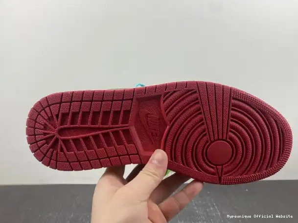 HYPE Home x OG Air Jordan 1 Room Low FN0432-017 Trophy 0317