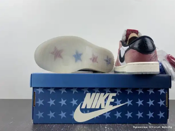 HYPE 'RED FN0432-017 1 JORDAN BLACK' TROPHY LOW AIR ROOM X OG 0316