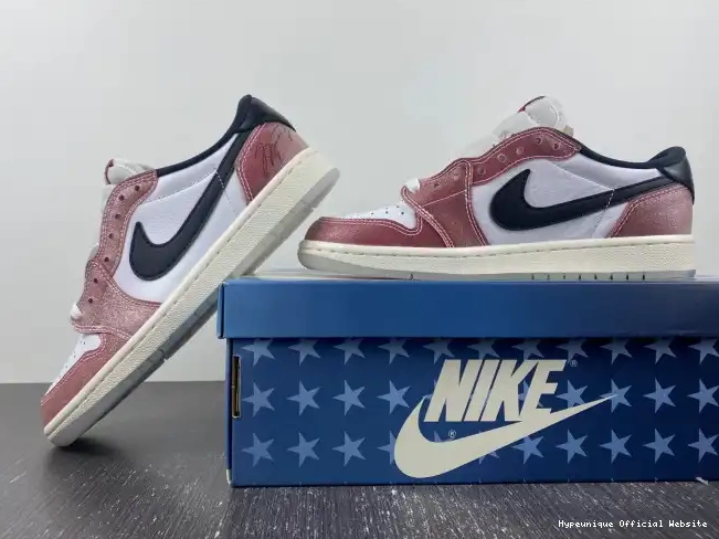 HYPE 'RED FN0432-017 1 JORDAN BLACK' TROPHY LOW AIR ROOM X OG 0316